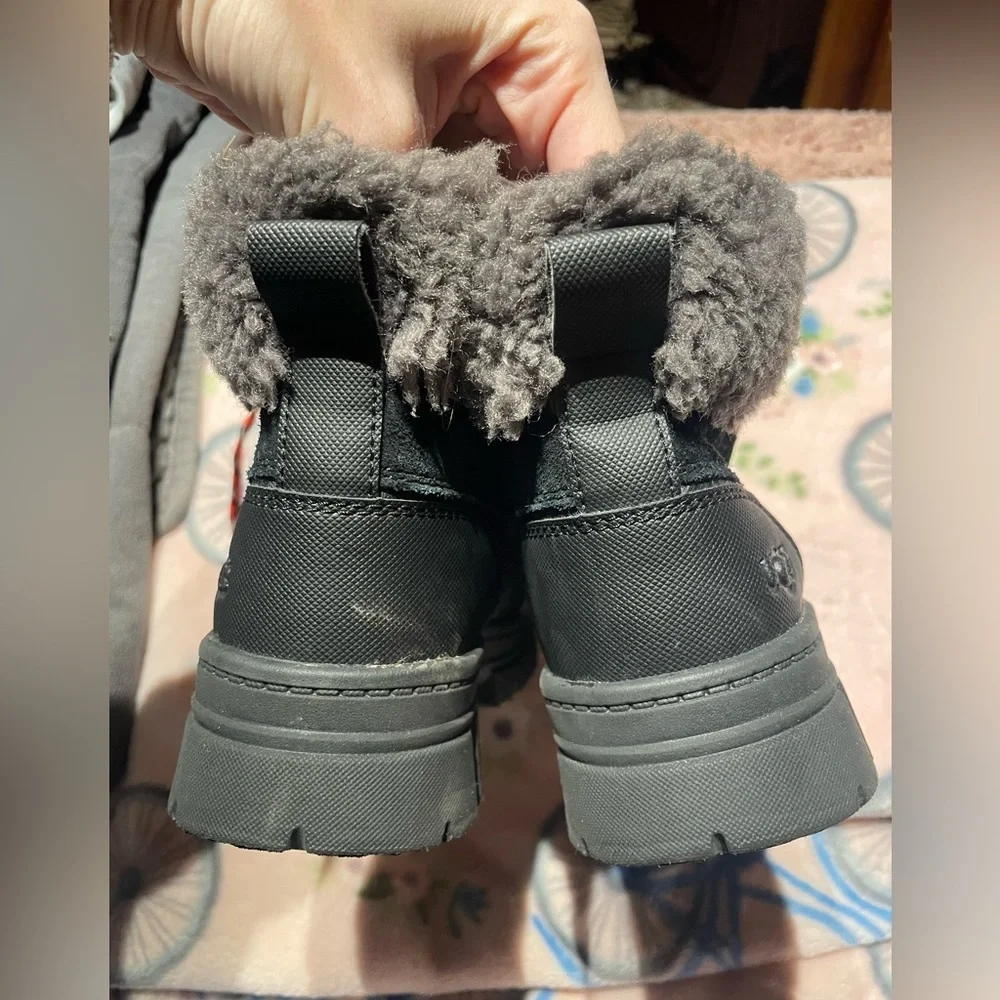 UGG Unisex Kid’s Leather Lace Up Winter Boots